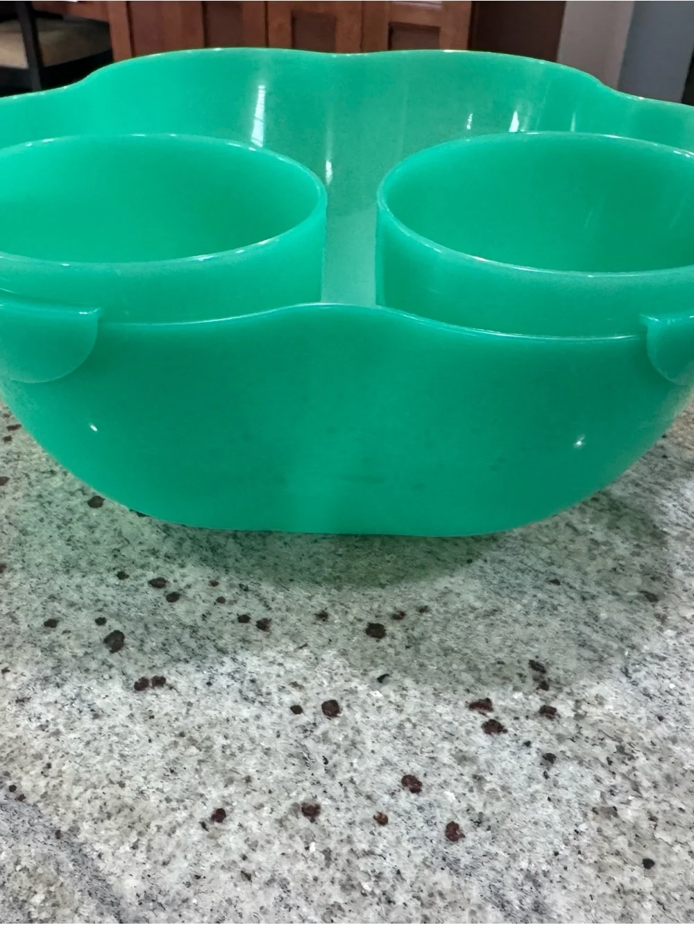 Tupperware chip and dip bowl
